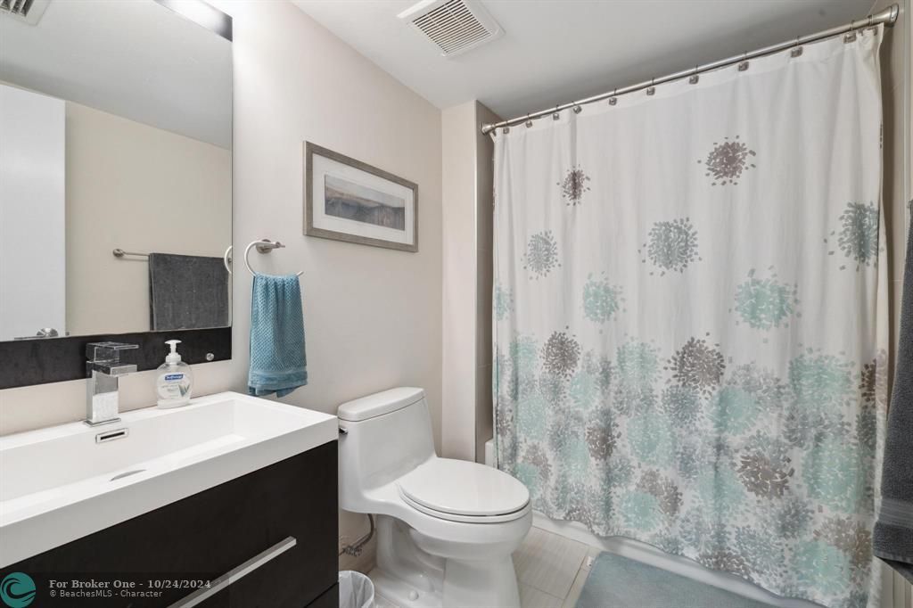 For Sale: $409,000 (2 beds, 2 baths, 1175 Square Feet)