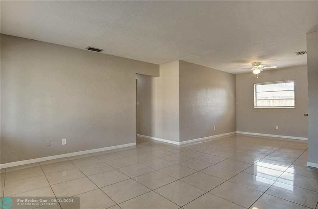 For Rent: $2,995 (3 beds, 2 baths, 1188 Square Feet)