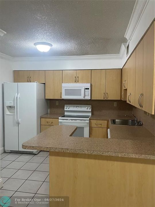 For Rent: $2,290 (2 beds, 2 baths, 917 Square Feet)