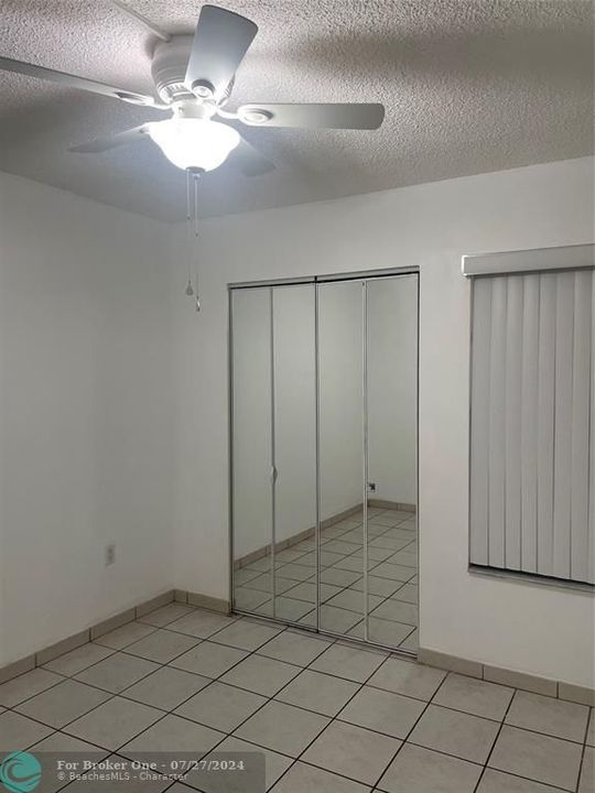 Active With Contract: $2,290 (2 beds, 2 baths, 917 Square Feet)