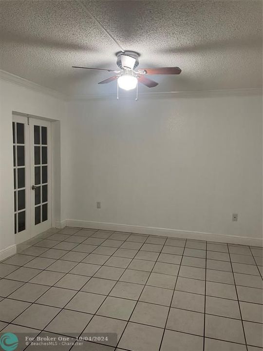 Active With Contract: $2,290 (2 beds, 2 baths, 917 Square Feet)