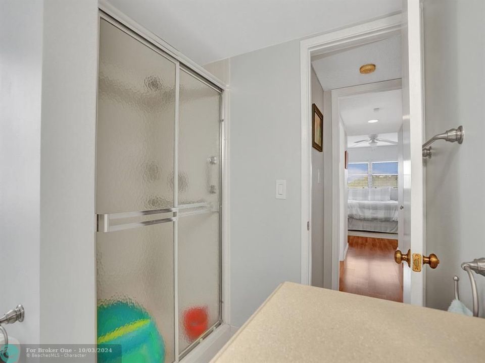 For Sale: $259,000 (2 beds, 2 baths, 1339 Square Feet)