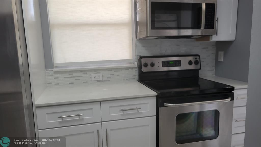 For Rent: $2,000 (2 beds, 2 baths, 767 Square Feet)