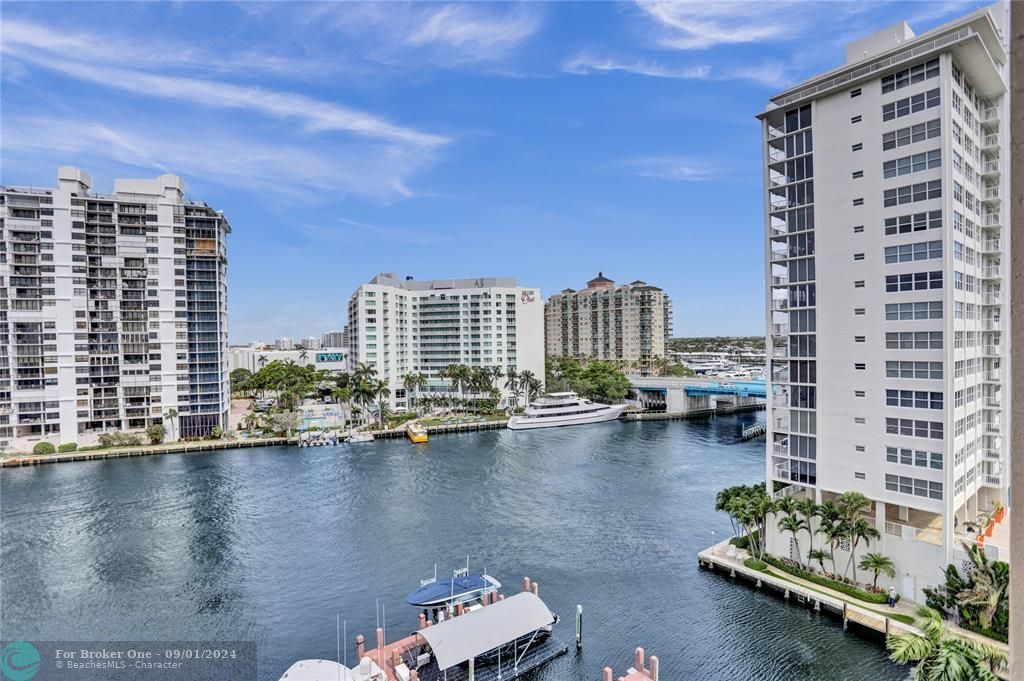 For Sale: $1,395,000 (3 beds, 4 baths, 2630 Square Feet)