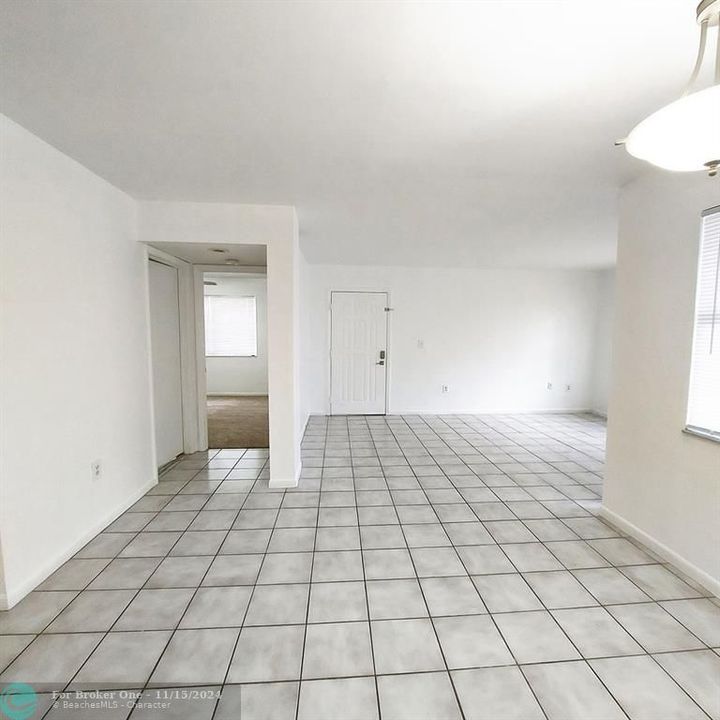 Recently Rented: $2,150 (2 beds, 2 baths, 1123 Square Feet)