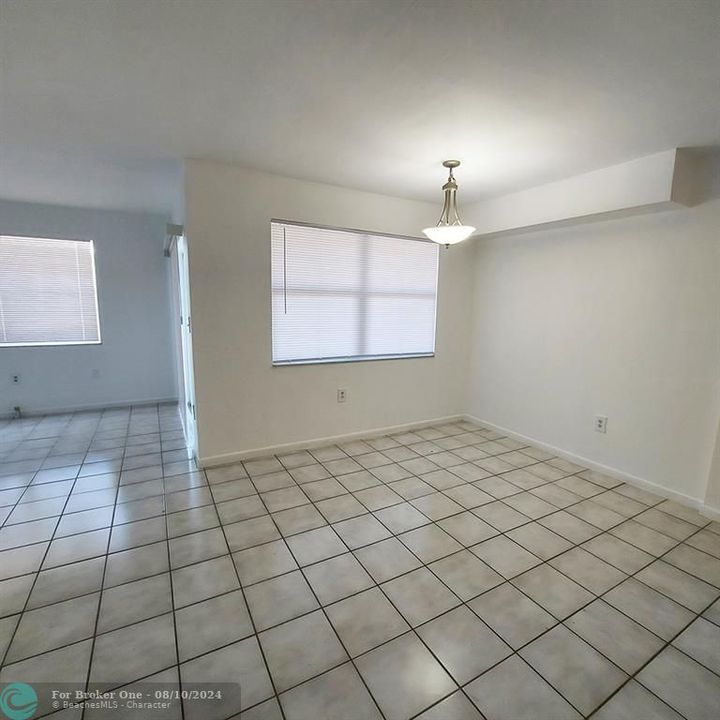 For Rent: $2,150 (2 beds, 2 baths, 1123 Square Feet)