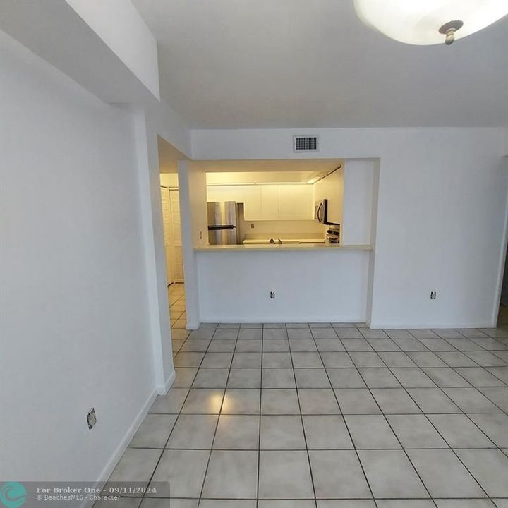 For Rent: $2,150 (2 beds, 2 baths, 1123 Square Feet)