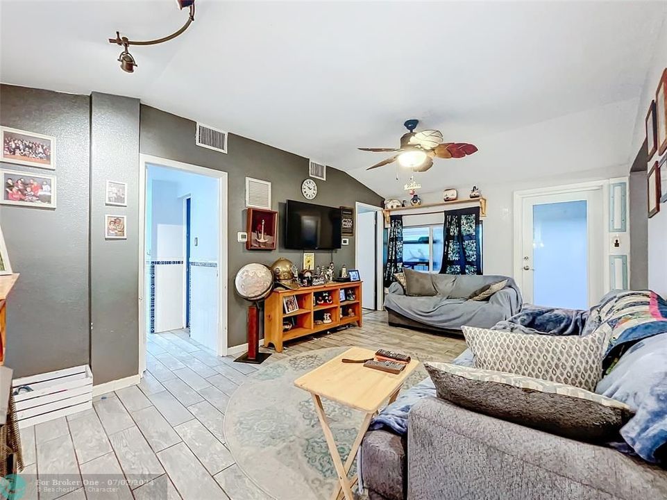 For Sale: $575,000 (2 beds, 2 baths, 1769 Square Feet)