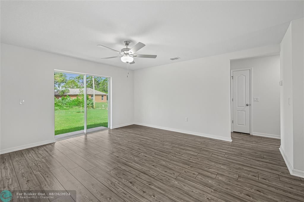 For Sale: $392,900 (3 beds, 2 baths, 1270 Square Feet)