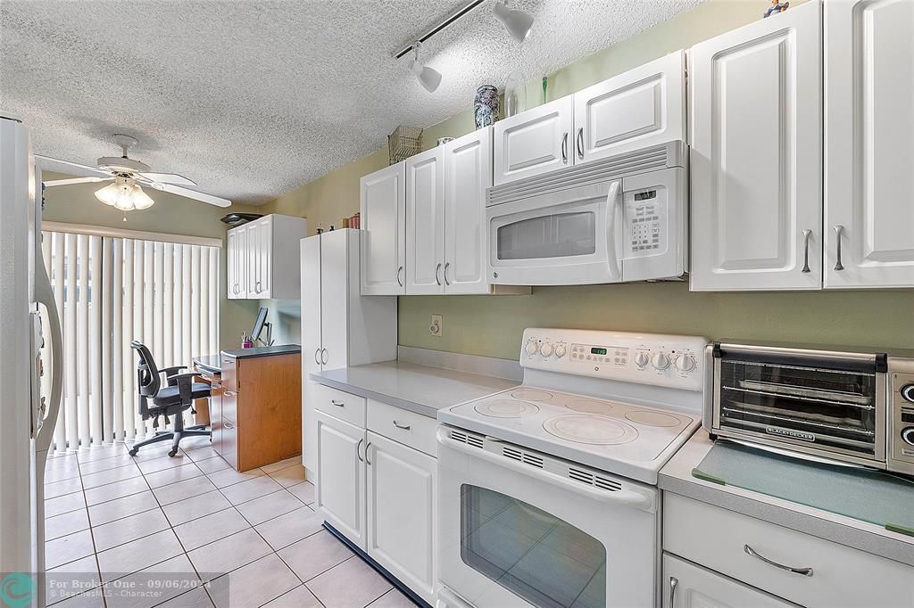 For Sale: $364,900 (3 beds, 2 baths, 1595 Square Feet)