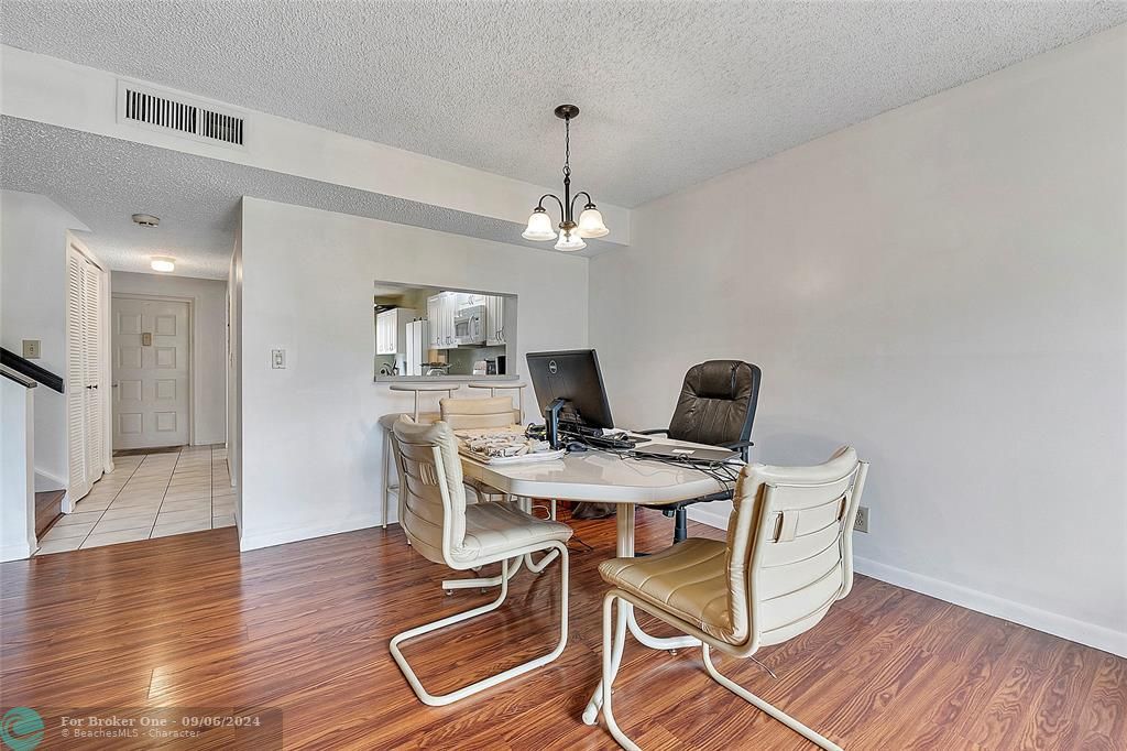 For Sale: $364,900 (3 beds, 2 baths, 1595 Square Feet)