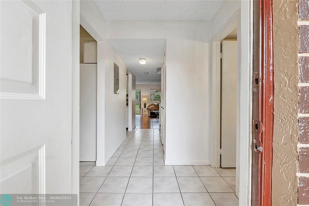 For Sale: $364,900 (3 beds, 2 baths, 1595 Square Feet)