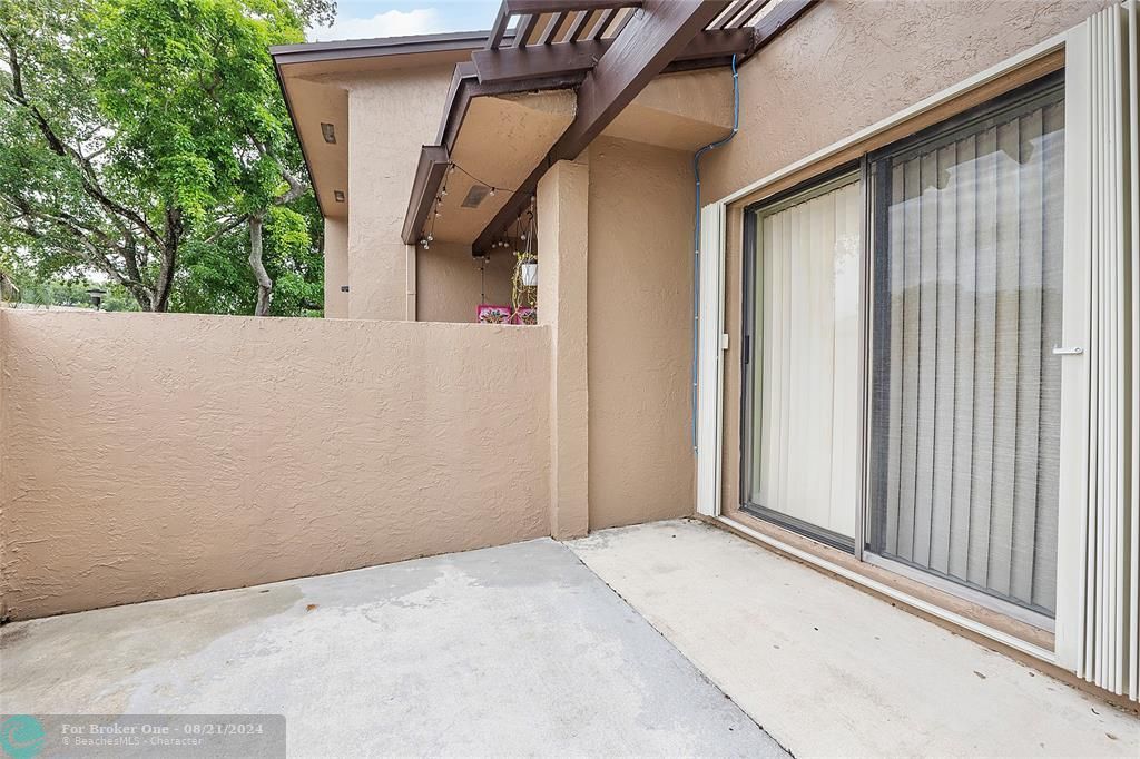 For Sale: $364,900 (3 beds, 2 baths, 1595 Square Feet)