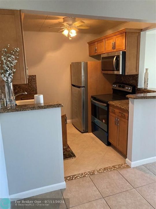 For Rent: $1,650 (1 beds, 1 baths, 798 Square Feet)