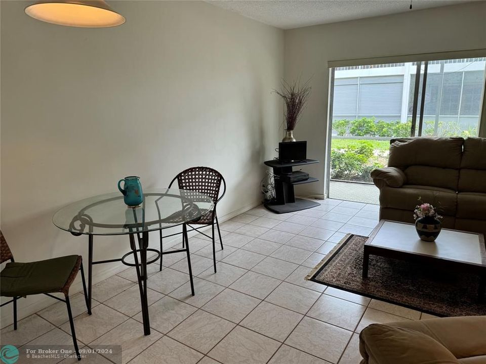 Active With Contract: $137,500 (1 beds, 1 baths, 850 Square Feet)