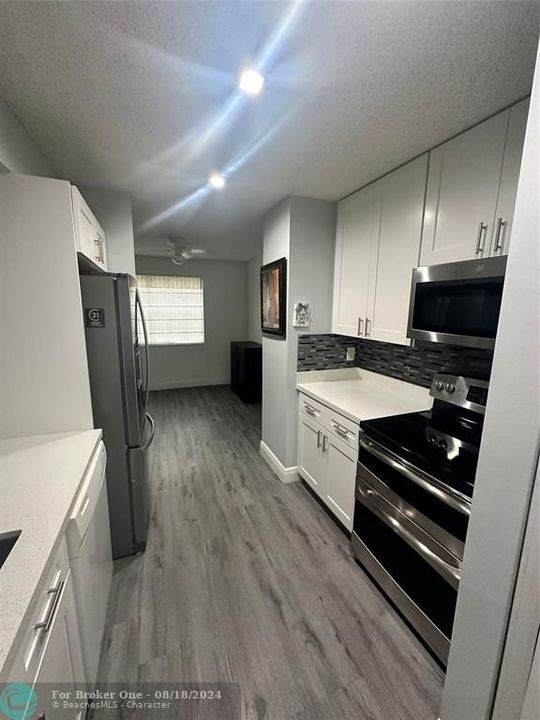 Recently Rented: $2,450 (2 beds, 2 baths, 985 Square Feet)