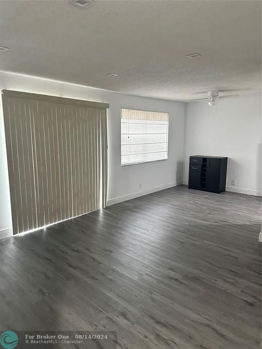 Recently Rented: $2,450 (2 beds, 2 baths, 985 Square Feet)