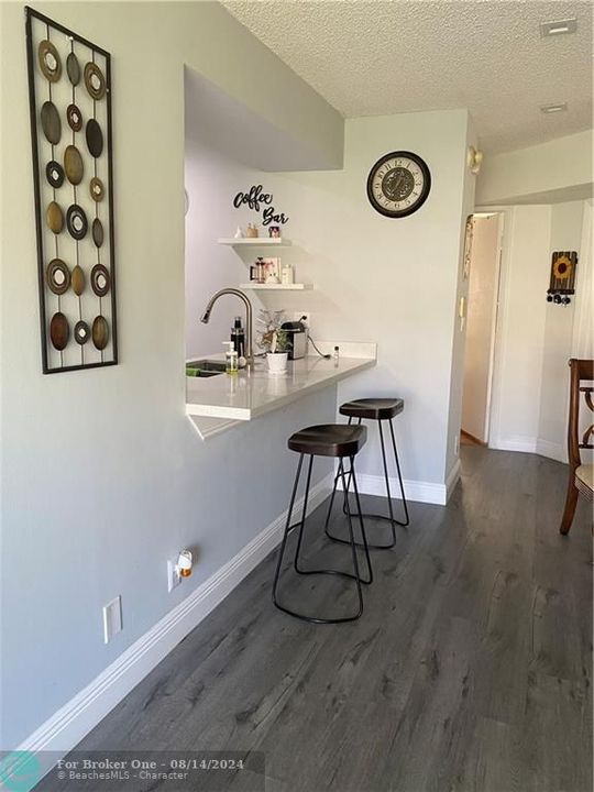 Recently Rented: $2,450 (2 beds, 2 baths, 985 Square Feet)