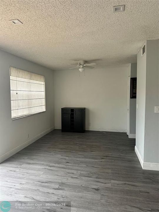 Recently Rented: $2,450 (2 beds, 2 baths, 985 Square Feet)