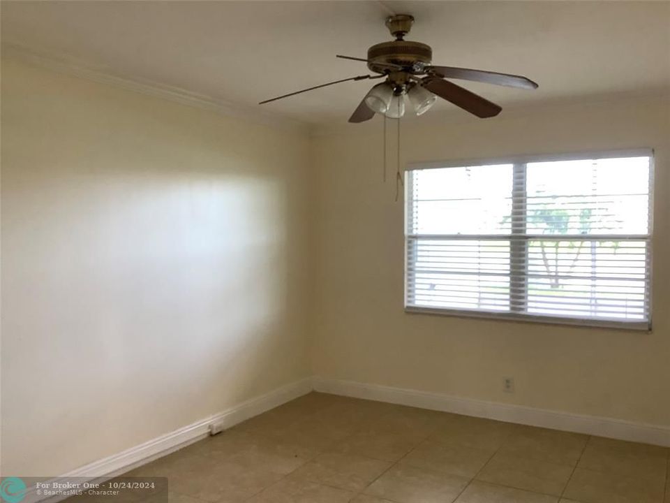 For Rent: $1,650 (2 beds, 1 baths, 861 Square Feet)