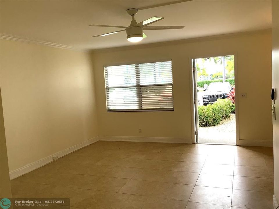 Recently Rented: $1,650 (2 beds, 1 baths, 861 Square Feet)