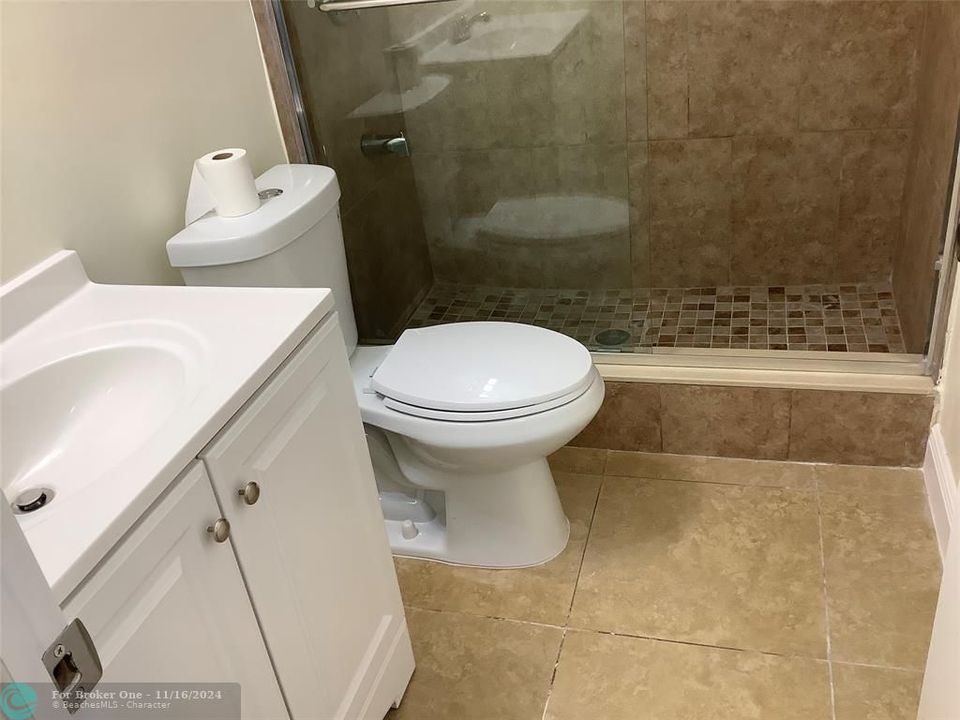 For Rent: $1,650 (2 beds, 1 baths, 861 Square Feet)