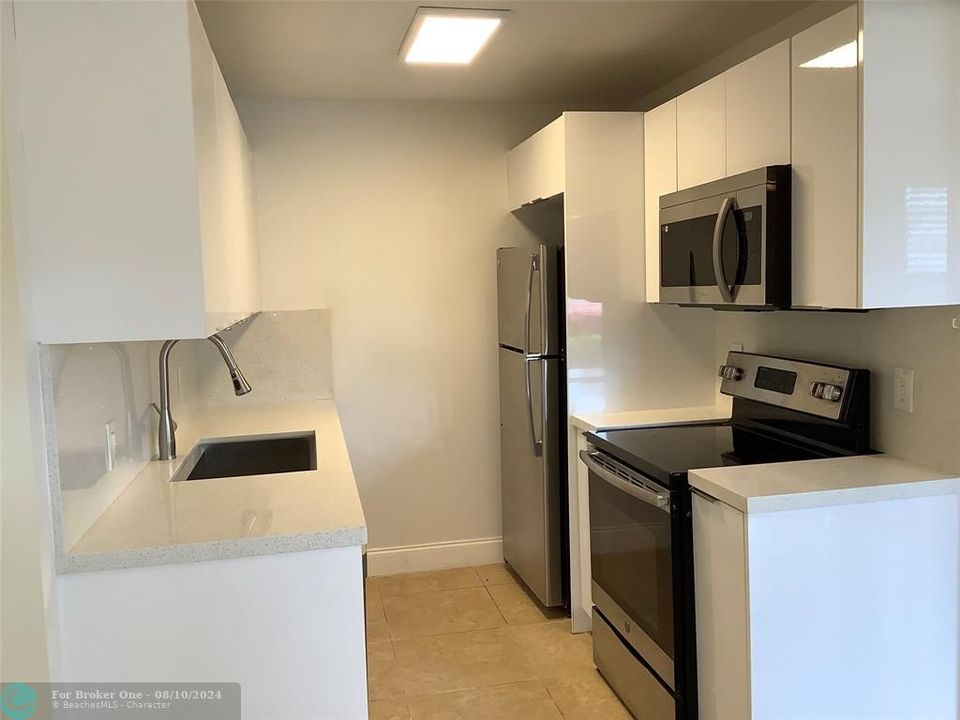 Recently Rented: $1,650 (2 beds, 1 baths, 861 Square Feet)