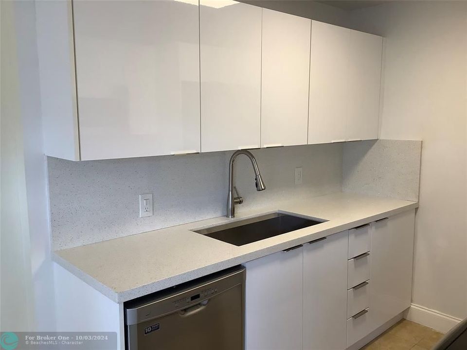 Recently Rented: $1,650 (2 beds, 1 baths, 861 Square Feet)