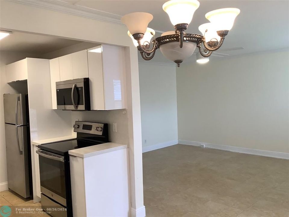 For Rent: $1,650 (2 beds, 1 baths, 861 Square Feet)