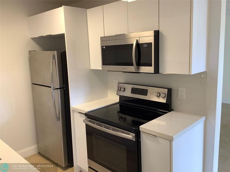 Recently Rented: $1,650 (2 beds, 1 baths, 861 Square Feet)