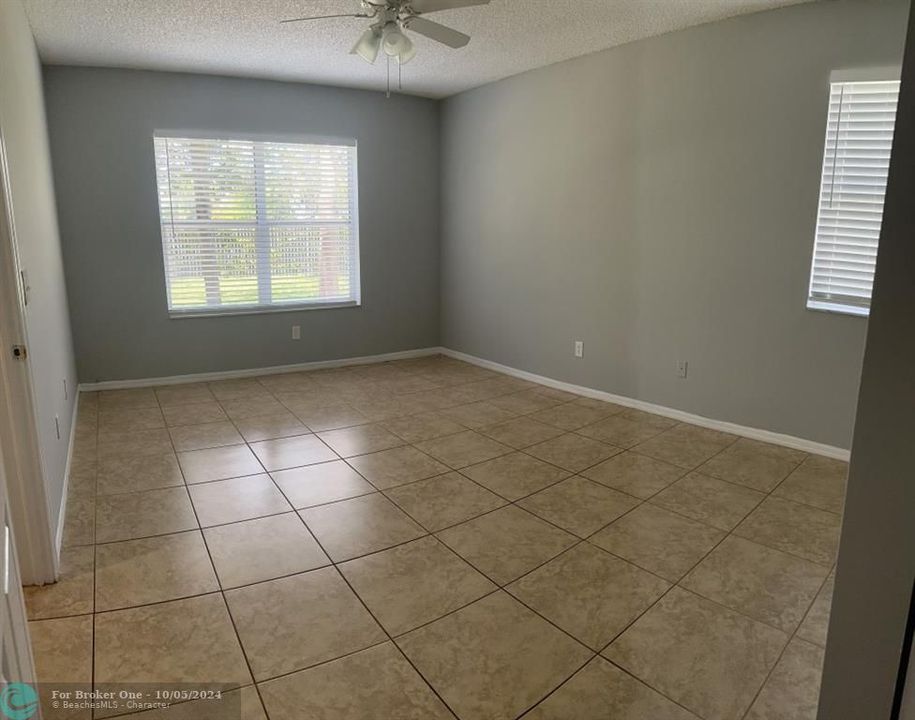 For Rent: $2,000 (2 beds, 1 baths, 1015 Square Feet)