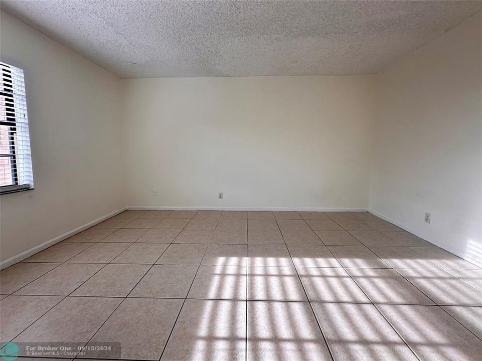 For Rent: $2,050 (2 beds, 2 baths, 1080 Square Feet)