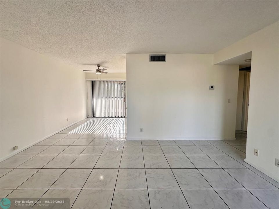 For Rent: $2,050 (2 beds, 2 baths, 1080 Square Feet)