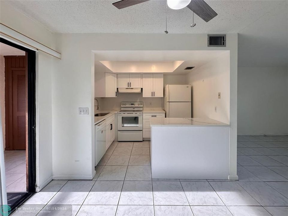 For Rent: $2,050 (2 beds, 2 baths, 1080 Square Feet)