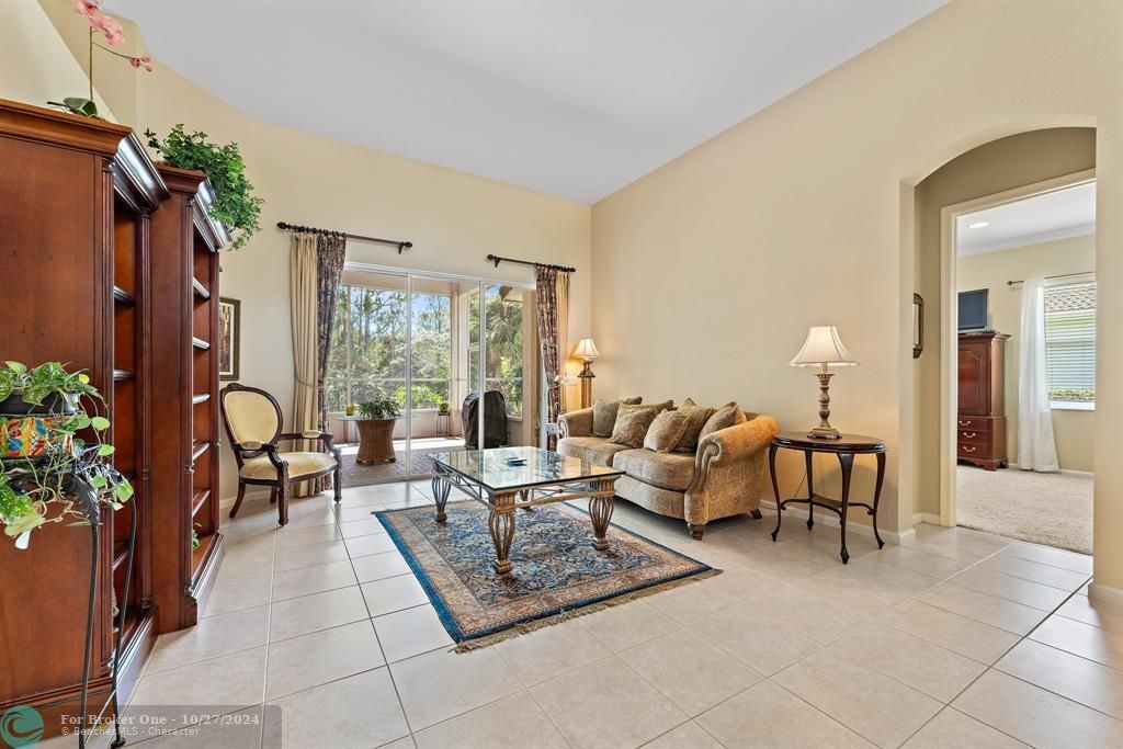 For Sale: $815,000 (5 beds, 3 baths, 2969 Square Feet)