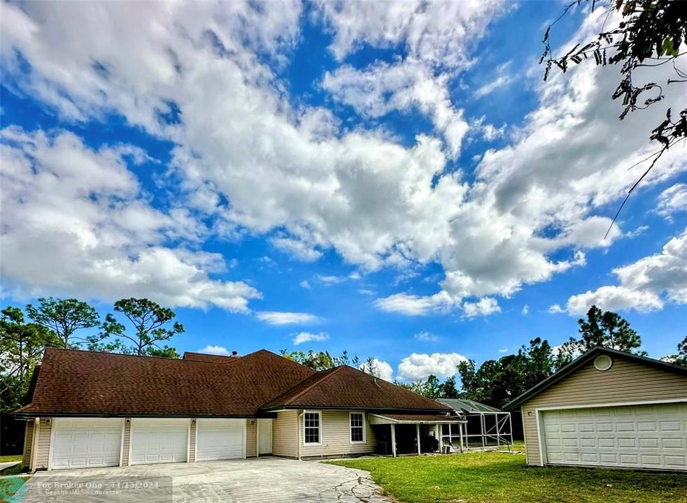 For Sale: $789,000 (4 beds, 2 baths, 3073 Square Feet)