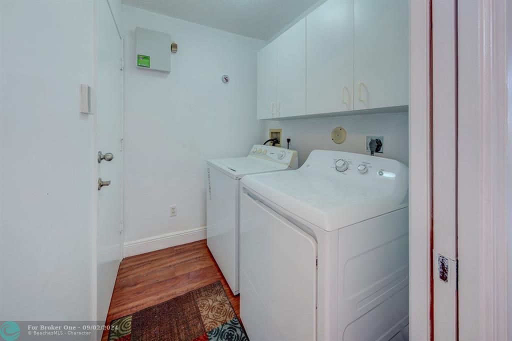 Active With Contract: $3,600 (3 beds, 2 baths, 1714 Square Feet)