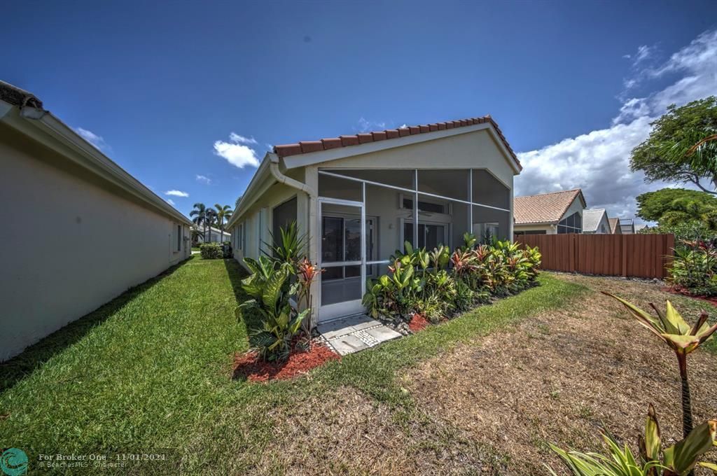 Active With Contract: $3,600 (3 beds, 2 baths, 1714 Square Feet)