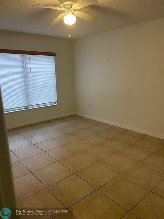 For Rent: $1,600 (1 beds, 1 baths, 742 Square Feet)