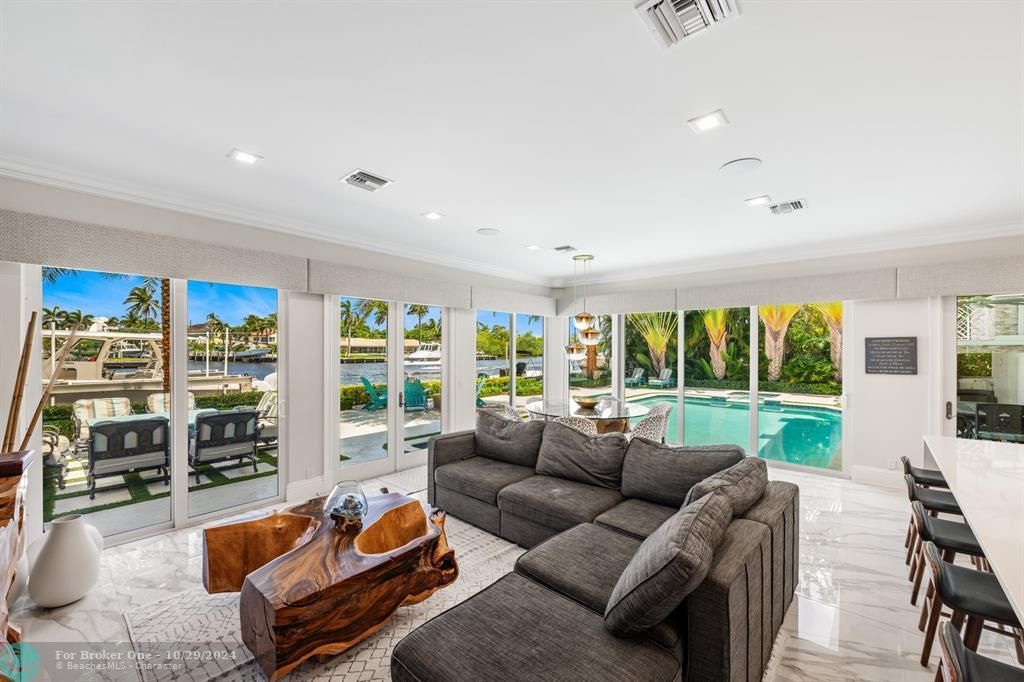 For Sale: $7,699,999 (6 beds, 4 baths, 5994 Square Feet)