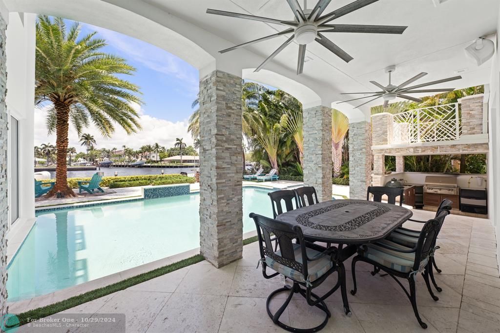 For Sale: $7,699,999 (6 beds, 4 baths, 5994 Square Feet)