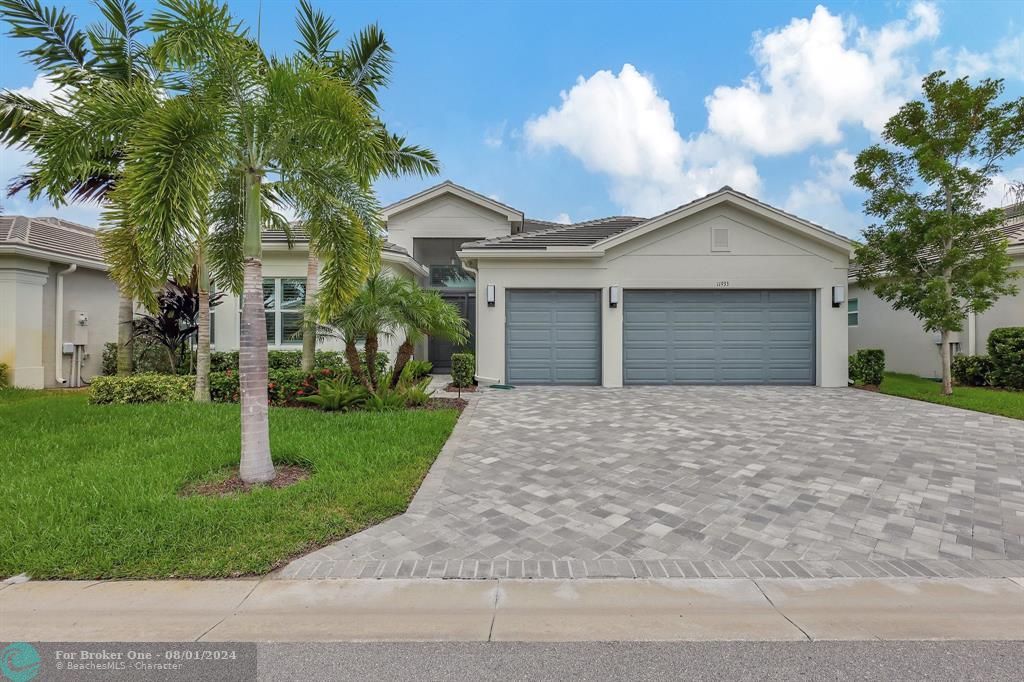 For Sale: $989,000 (3 beds, 3 baths, 2753 Square Feet)