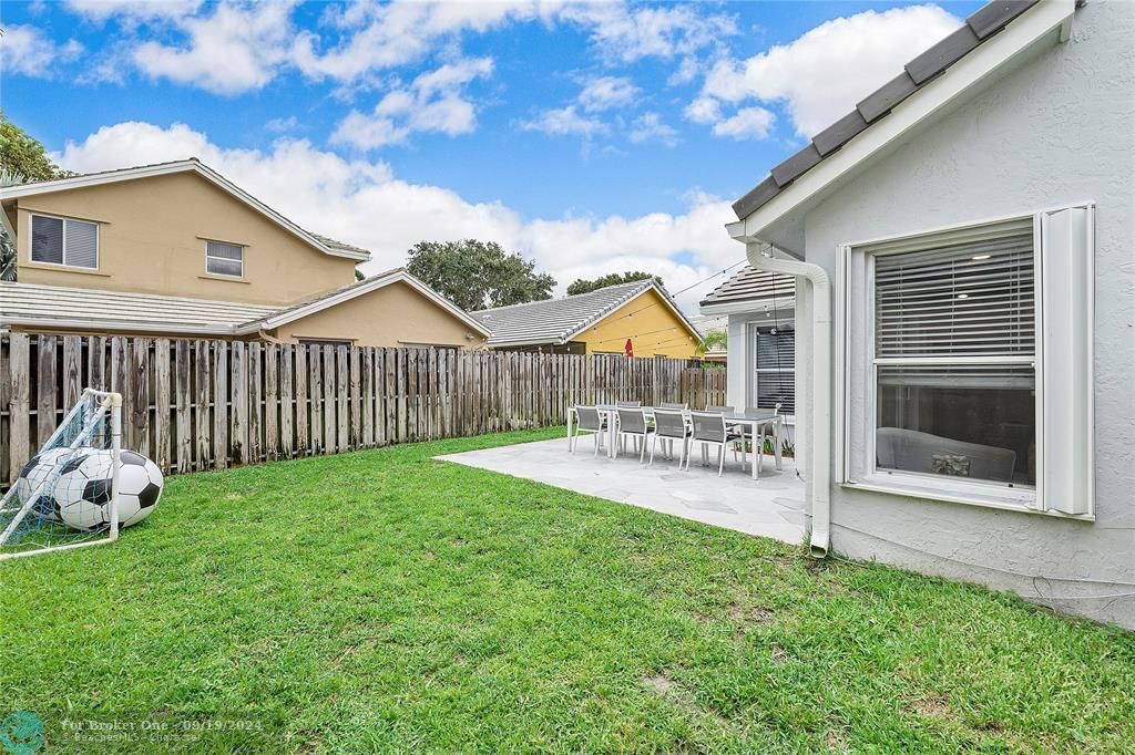 Active With Contract: $665,000 (3 beds, 2 baths, 1669 Square Feet)