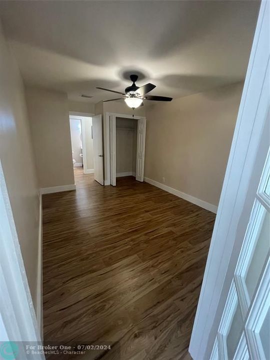 For Rent: $2,000 (2 beds, 1 baths, 912 Square Feet)