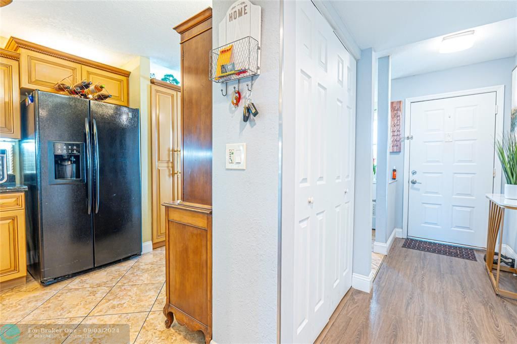 For Sale: $265,000 (2 beds, 2 baths, 1450 Square Feet)