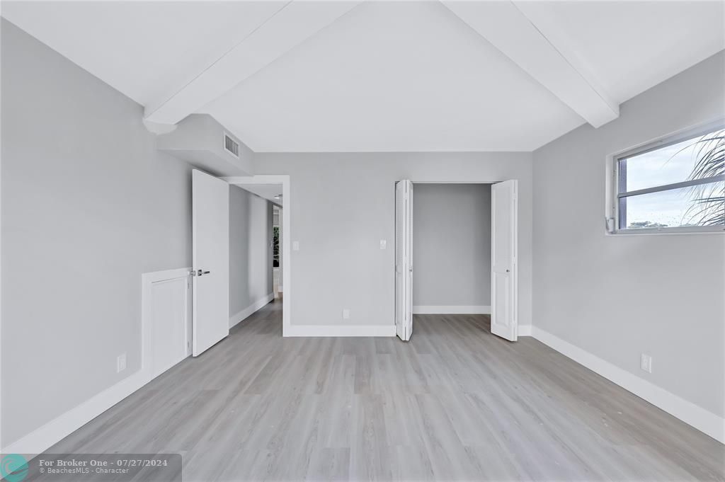 For Sale: $275,000 (2 beds, 2 baths, 1291 Square Feet)