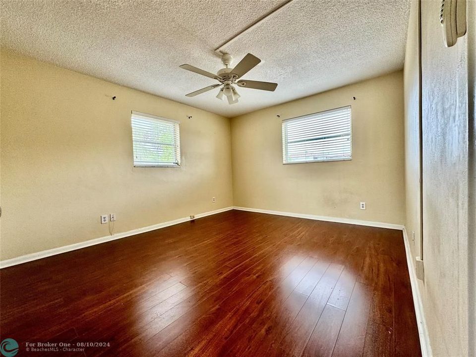 For Rent: $1,850 (2 beds, 2 baths, 856 Square Feet)