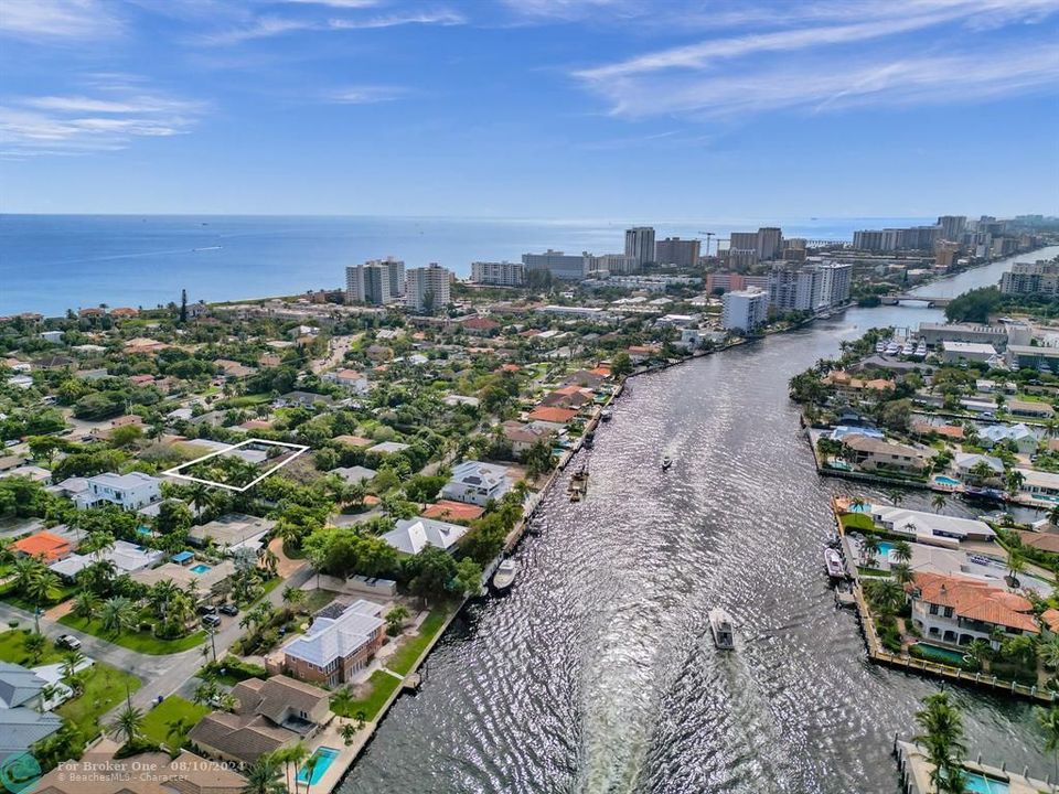 For Sale: $1,750,000 (3 beds, 2 baths, 1612 Square Feet)