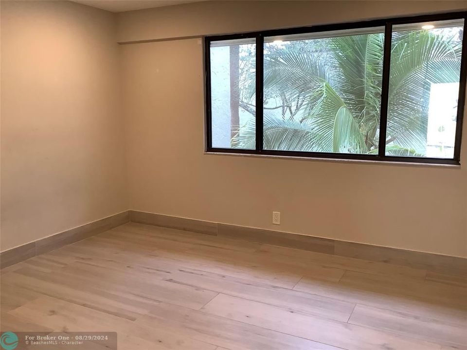 For Rent: $2,375 (2 beds, 2 baths, 952 Square Feet)