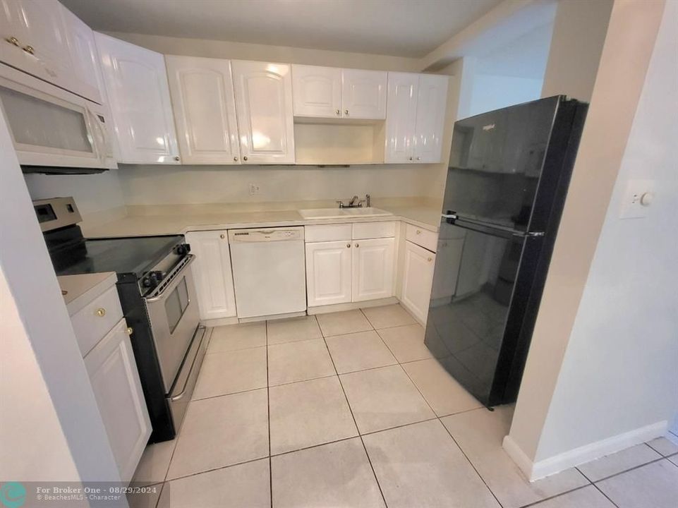 Recently Sold: $127,000 (1 beds, 1 baths, 800 Square Feet)